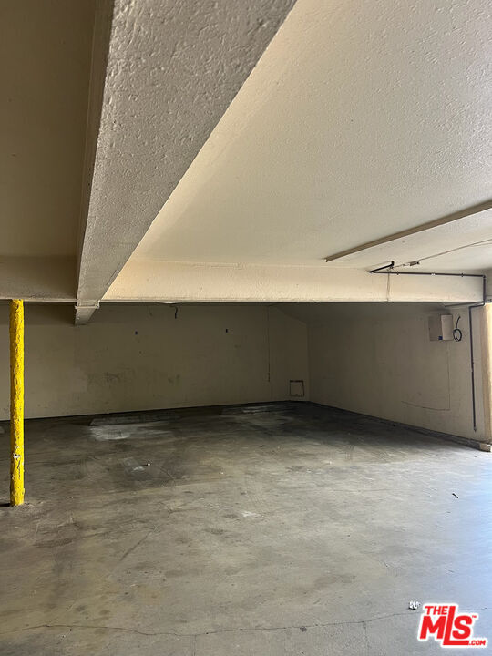 Building Photo - 1114 W 155th St