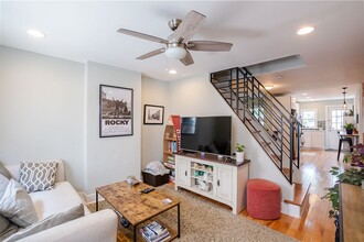 Building Photo - Charming Two Bedroom in Fishtown