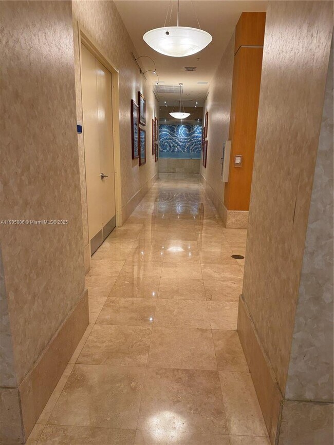 Building Photo - 1945 S Ocean Dr