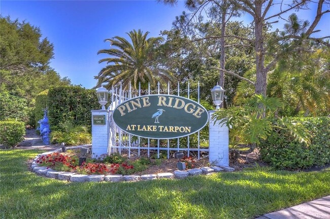 Building Photo - 1389 Pine Ridge Cir E