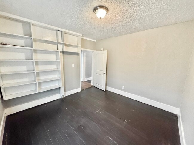 Building Photo - 3338 Coleman Ave