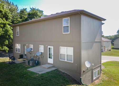 Building Photo - 1952 N 80th Ct