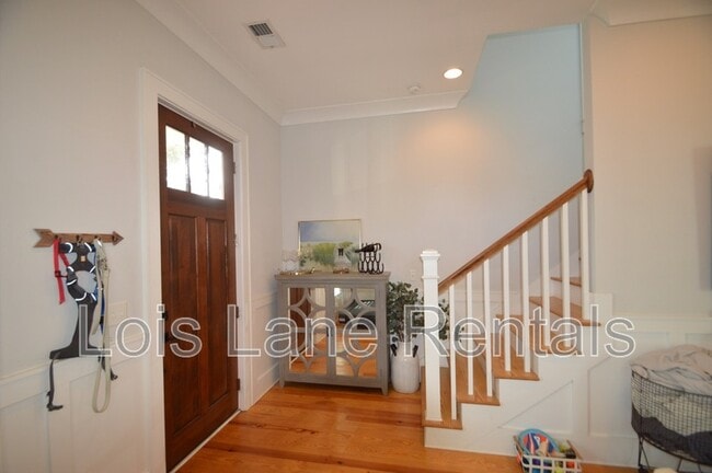 Building Photo - 62 Poplar St