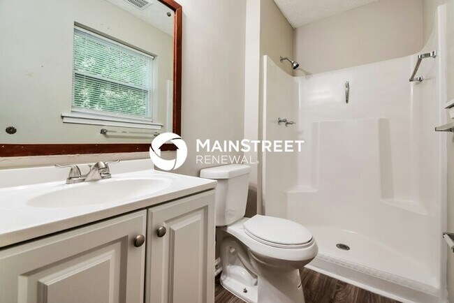 Building Photo - 3 Bedroom Pet-Friendly Home in Rex, GA with Main Street Renewal