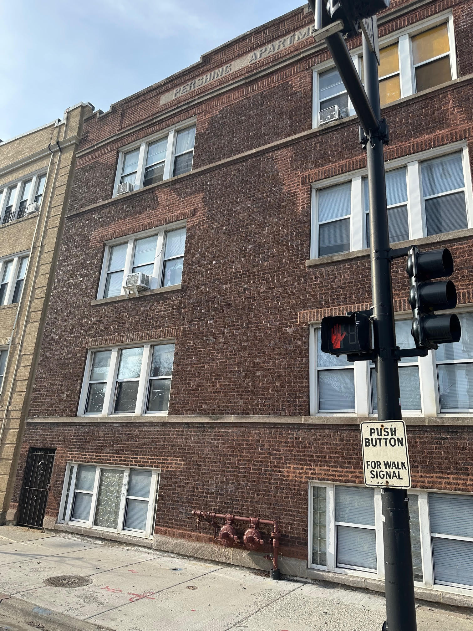 Building Photo - 5670 N Ridge Ave