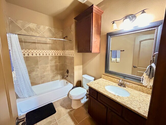 Building Photo - 7511 Raes Creek Dr