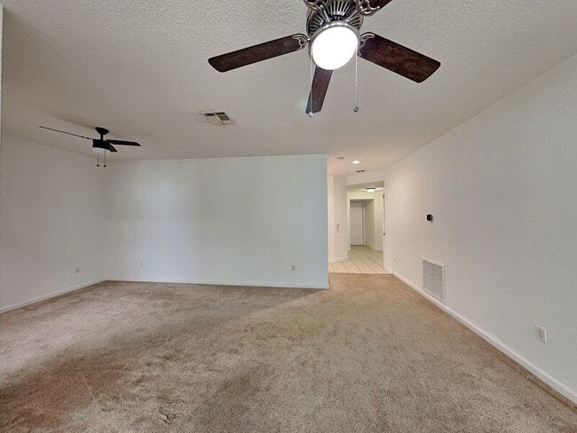 Building Photo - 5049 Maxon Terrace