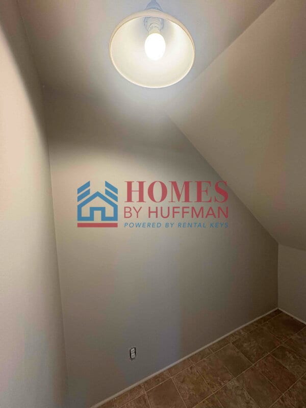 Building Photo - Four Bedroom House | Detached Garage