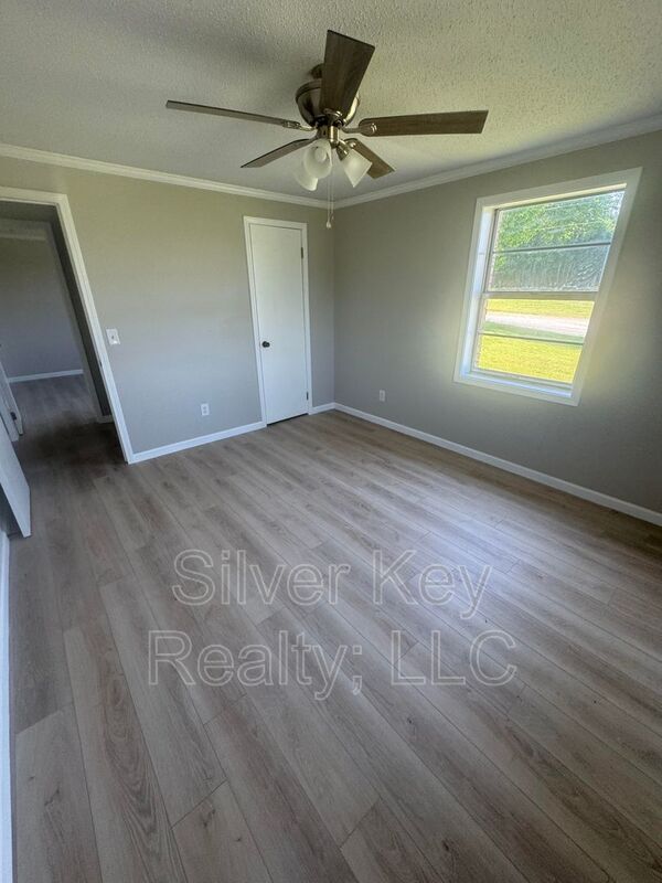 Building Photo - 137 Co Rd 193