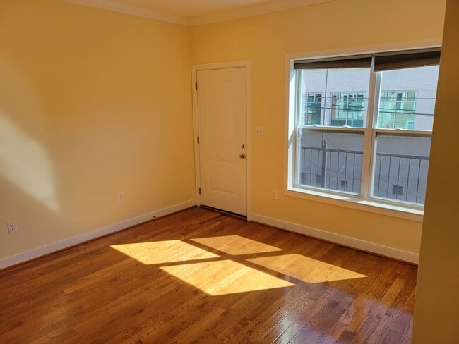 Building Photo - 127 Quincy Pl NE