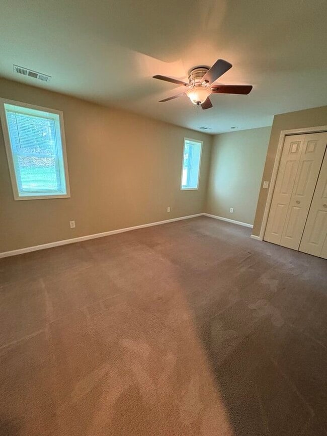 Building Photo - 3bdrm/1 bath - Lake Como