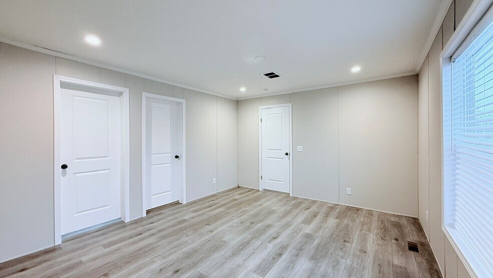 Building Photo - 29647 Erie Ct