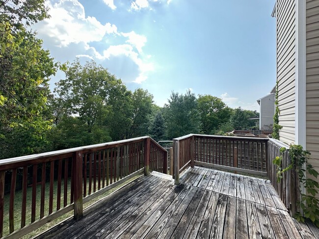 Building Photo - Beautiful 3 BR, 2.5 Bath House in Georgetown! Open Layout, Fenced Backyard, Attached Garage