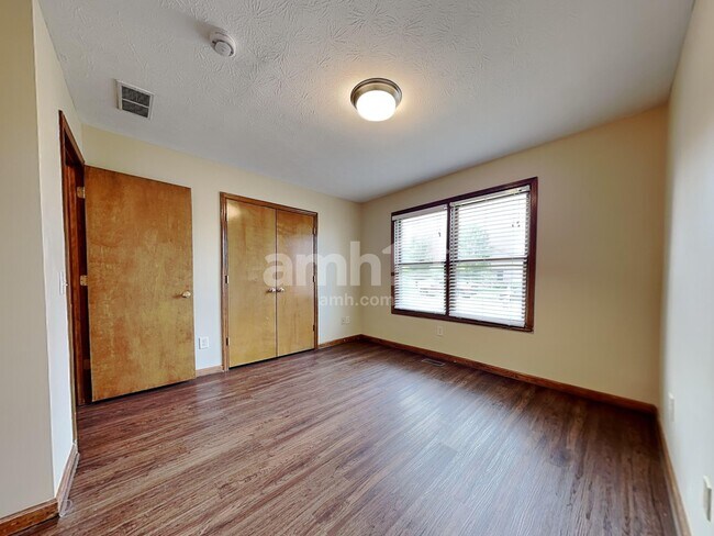 Building Photo - 517 Stone Path Ct