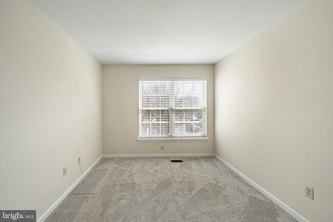 Building Photo - 124 Jeffords Ct