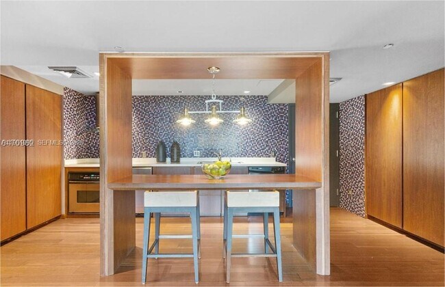 Building Photo - 335 S Biscayne Blvd