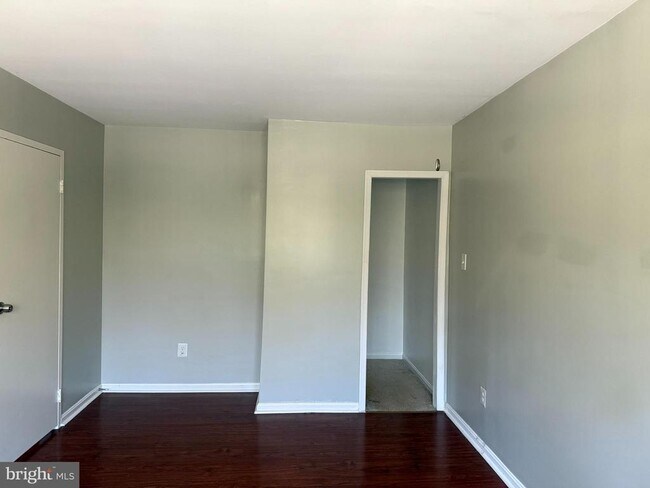 Building Photo - 8766 Walutes Cir