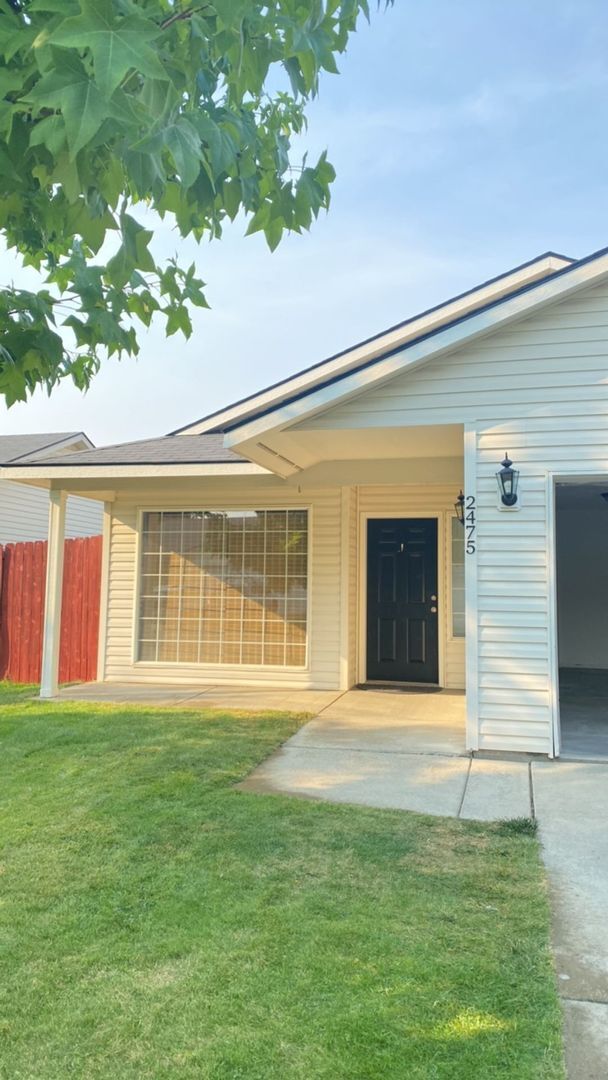 Primary Photo - Rent Reduction! 3-Bed, 2-Bath Home with Mo...