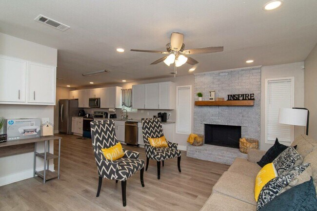 Building Photo - 5807 Pecan Lake Rd