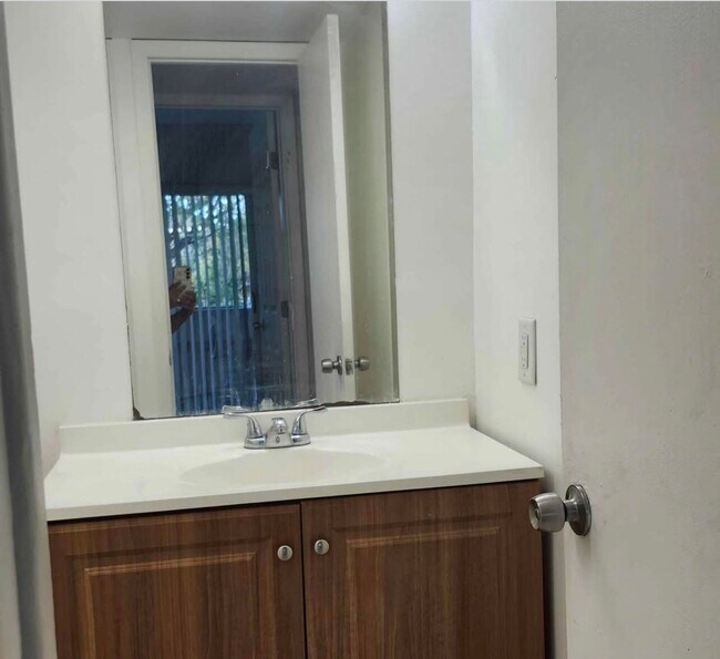 Building Photo - 488 NE 18th Ave