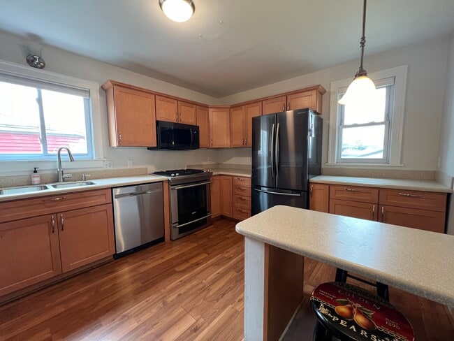 Building Photo - 538 Webster St