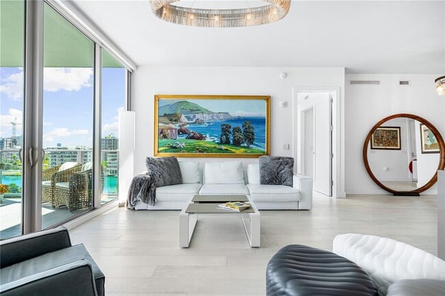 Building Photo - 1155 N Gulfstream Ave