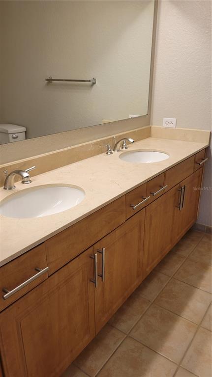 Building Photo - 1064 N Tamiami Trl