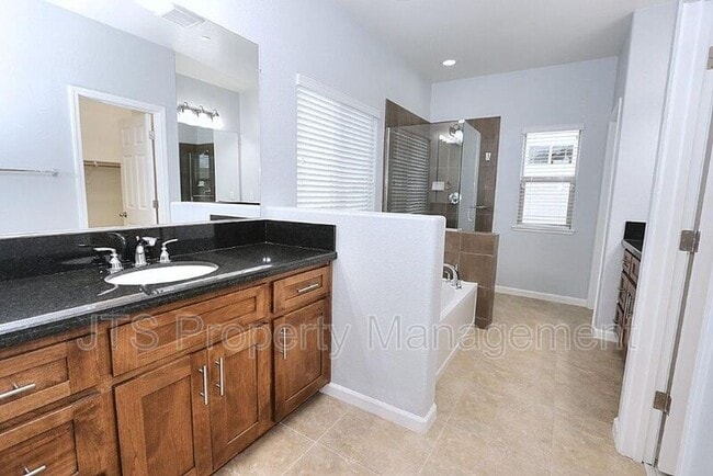 Building Photo - 9200 Rioja St