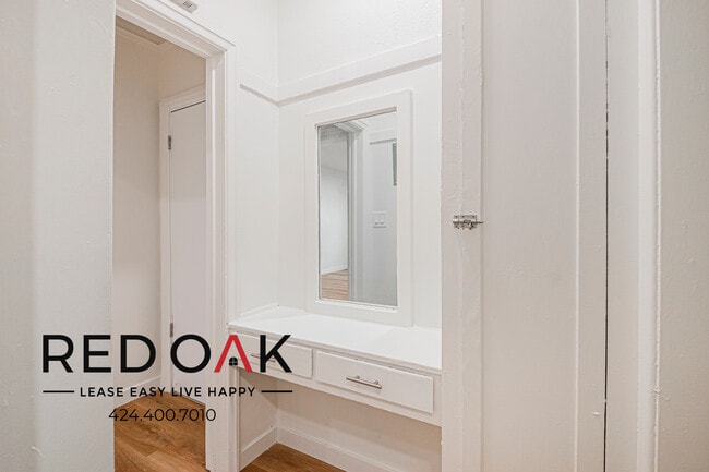 Building Photo - 1818 Whitley Ave