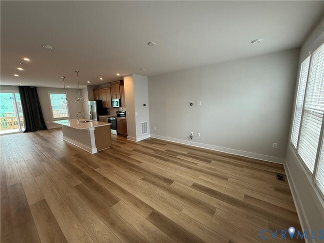 Building Photo - 10137 Blue Wing Ln