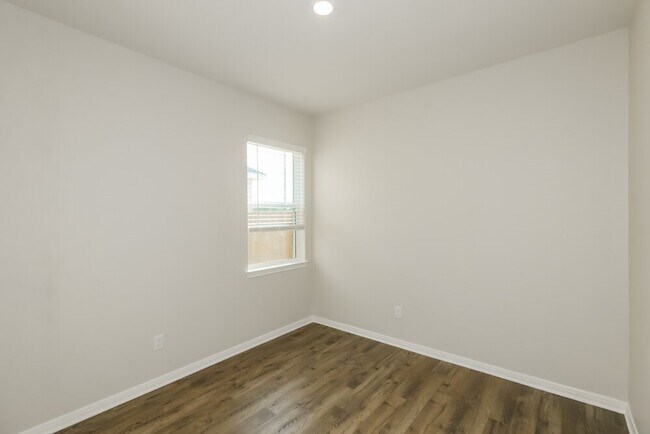 Building Photo - 7614 Tipton Meadow Way