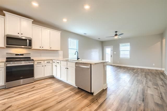 Building Photo - 909 Emerson Dr