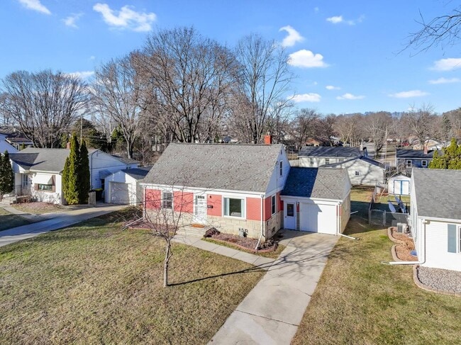 Building Photo - 1446 9th St