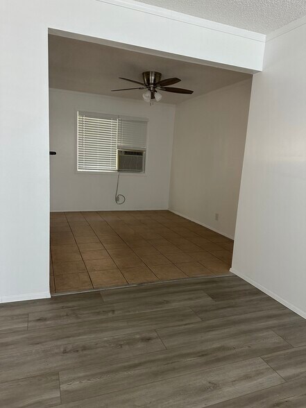 Building Photo - 9548 Cortada St