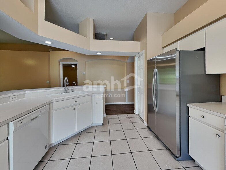 Building Photo - 30450 Wrencrest Dr