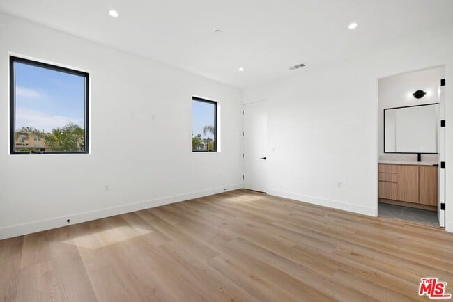 Building Photo - 5545 Calhoun Ave