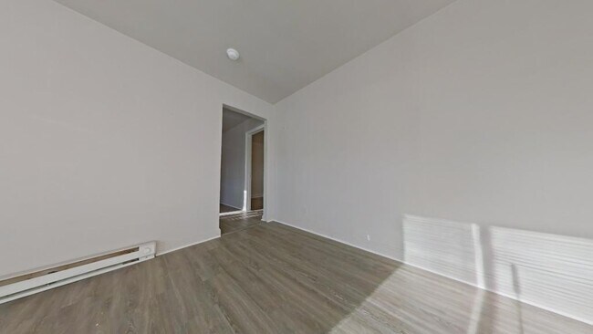 Building Photo - 610 Hawthorne Ave