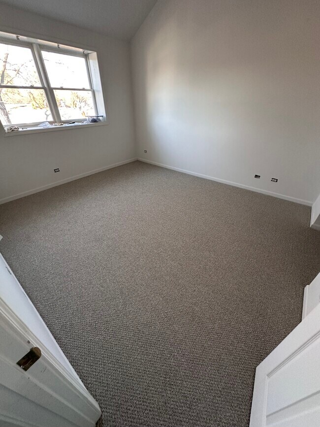 Building Photo - 408 N Madison St