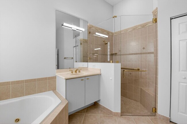 Building Photo - 7032 Vivaldi Ln