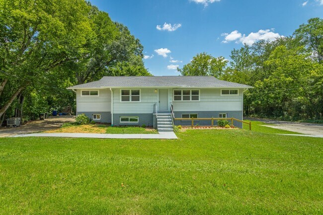 Building Photo - 3204 Harrison Pike
