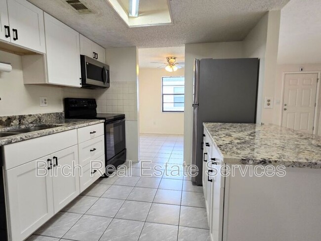 Building Photo - 133 Sabal Ct