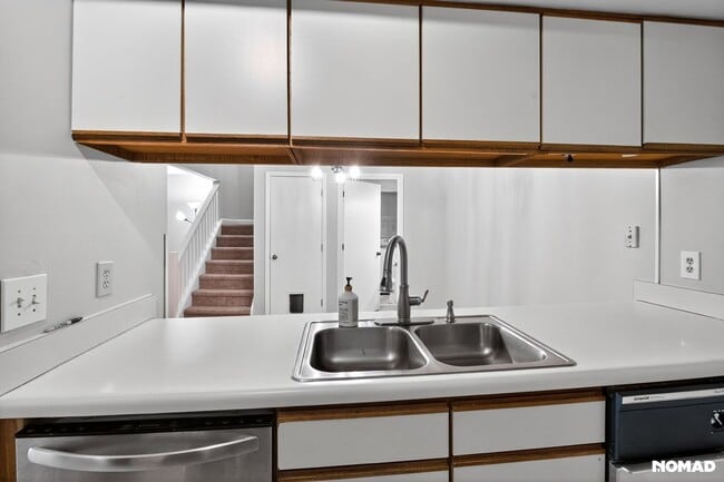 Building Photo - 120 Finley Forest Dr