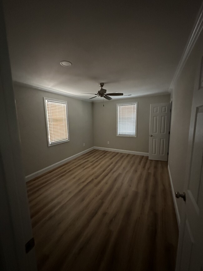 Building Photo - 4916 Palomino Dr
