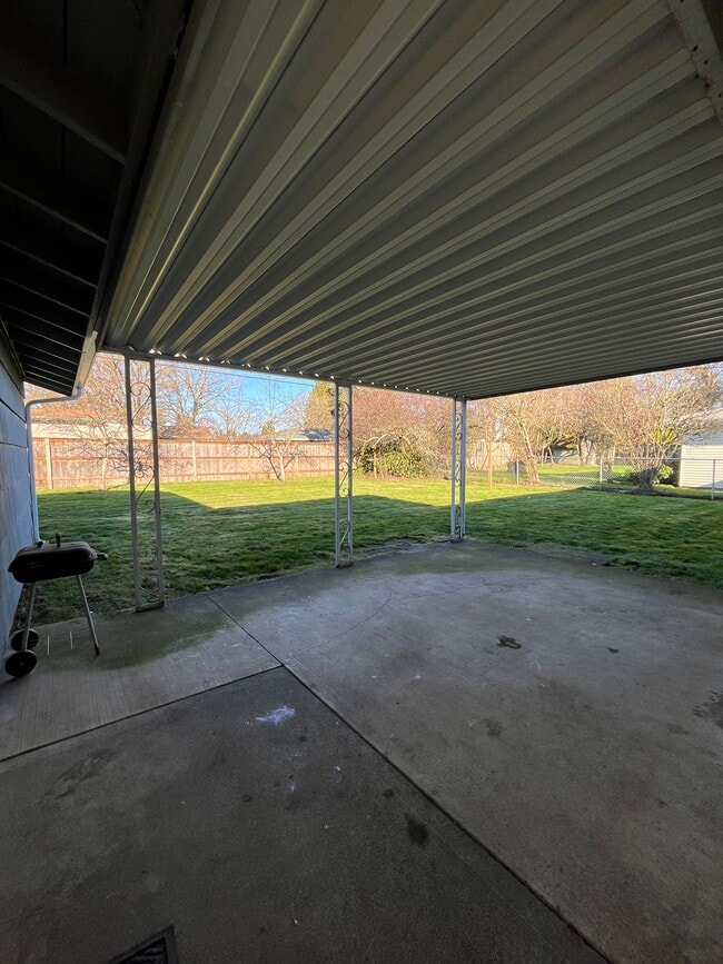 Building Photo - 7108 Tennessee Ln