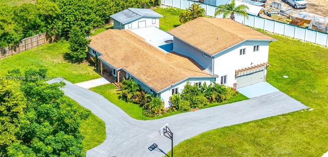 Building Photo - 19450 SW 125th Ave