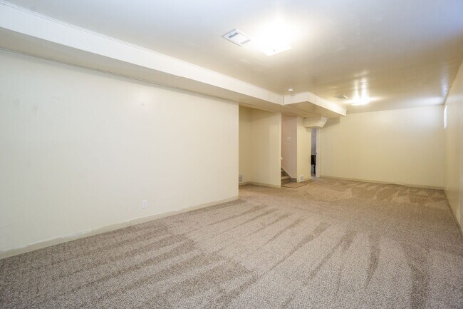 Building Photo - 7028 Lipan St