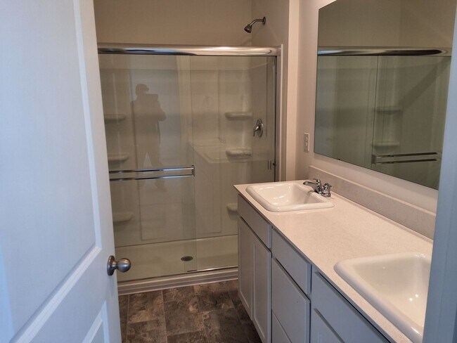 Building Photo - Beautiful Home in Elizabethtown