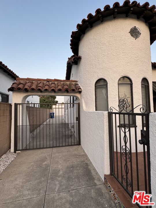 Building Photo - 326 N La Jolla Ave