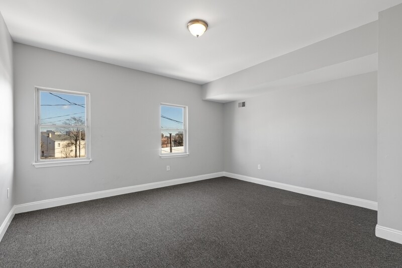 Building Photo - 1005 N Arlington Ave