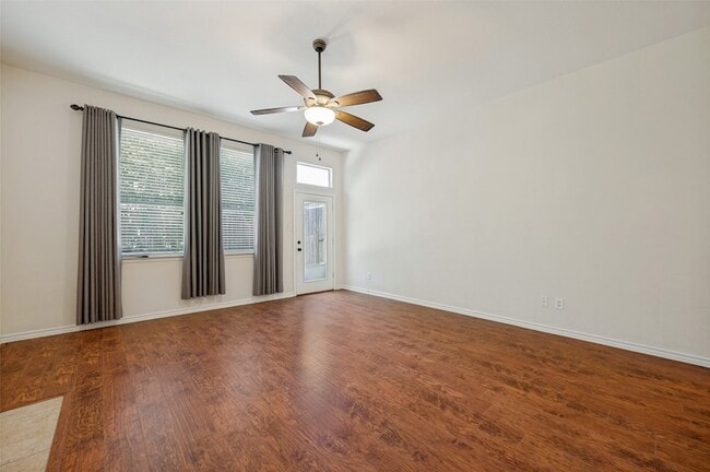Building Photo - 1615 Bur Oak Dr